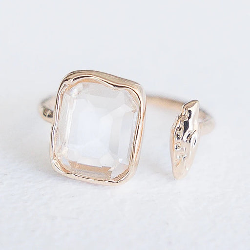 Leslie Curtis Clara Hammered Gold Ring With Clear Center