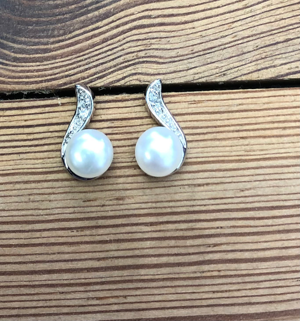 Stud Pearl Drop Earring