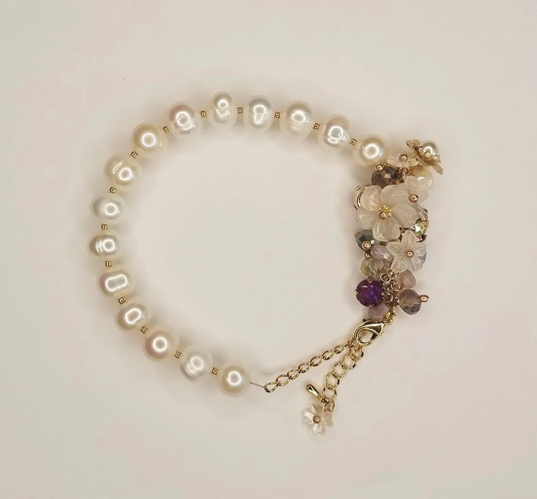 CW Delicate Flower And Pearl Bracelet