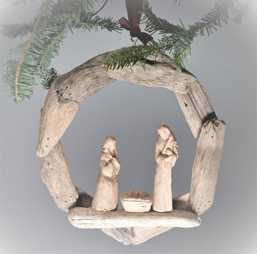 TC Driftwood Wreath With Holy Family